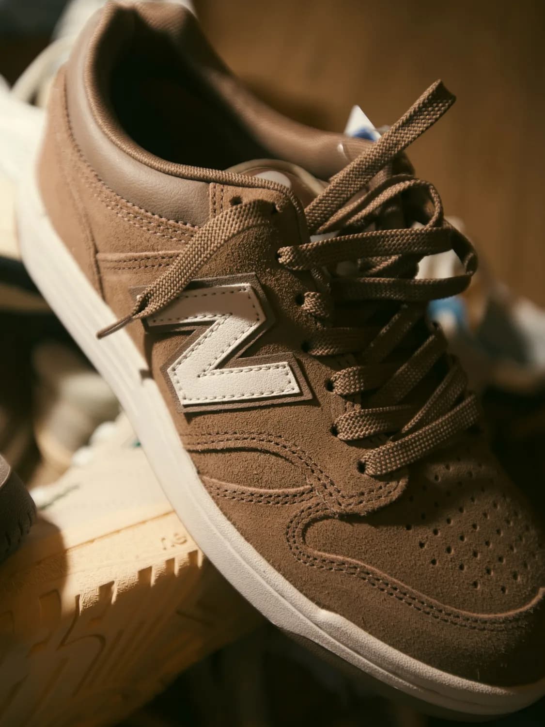 New Balance 480 Low camurça marrom